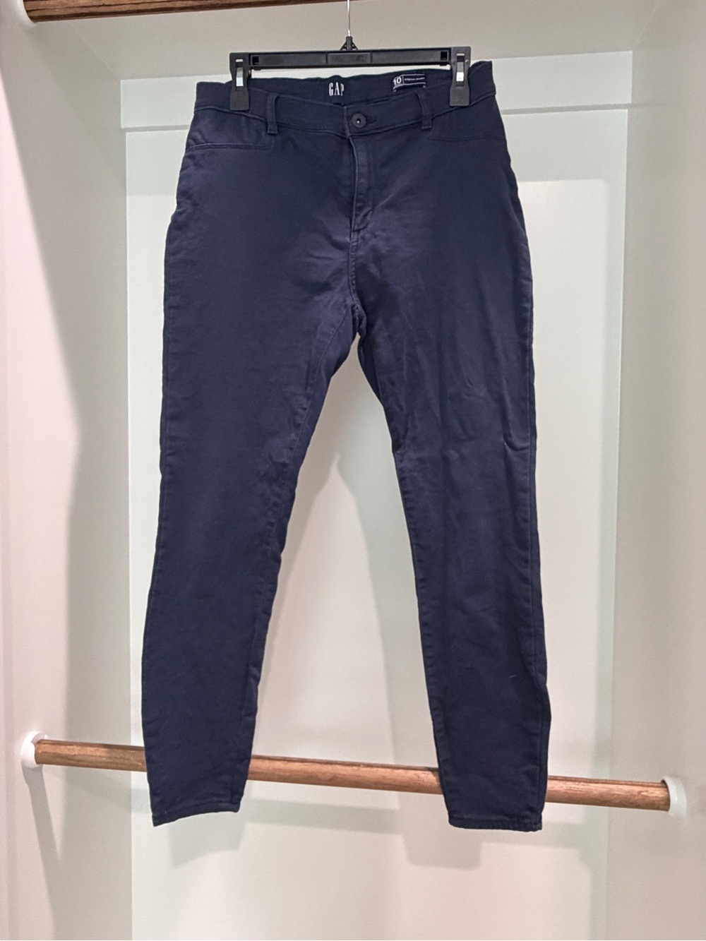 GAP women’s Navy Slim Chino Pants